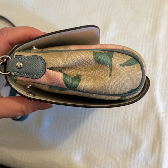 COACH -camo rose logo reverse crossbody - NWT - Picture 10 of 12